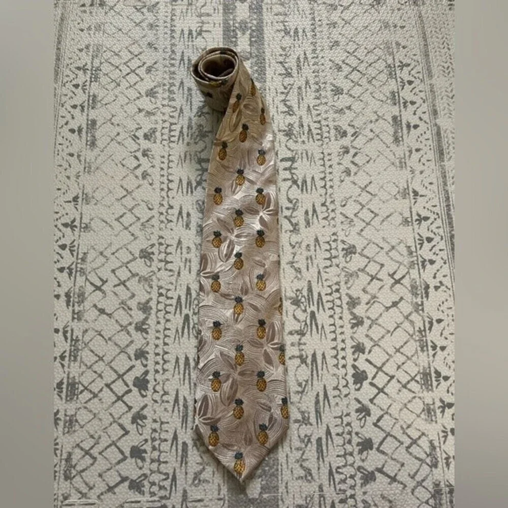 🌸 clearance Ermenegildo Zegna pineapple 100%‎ silk tie